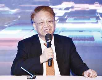 新漢董座林茂昌專訪》工具機困境…AI機器人有解!