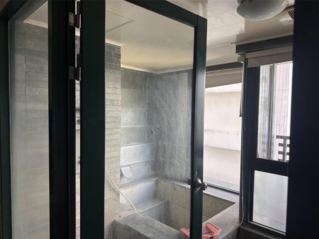 雙11瘋法拍！宜蘭執行署賣豪宅、漁船、名車   溫泉套房底價千萬可入住