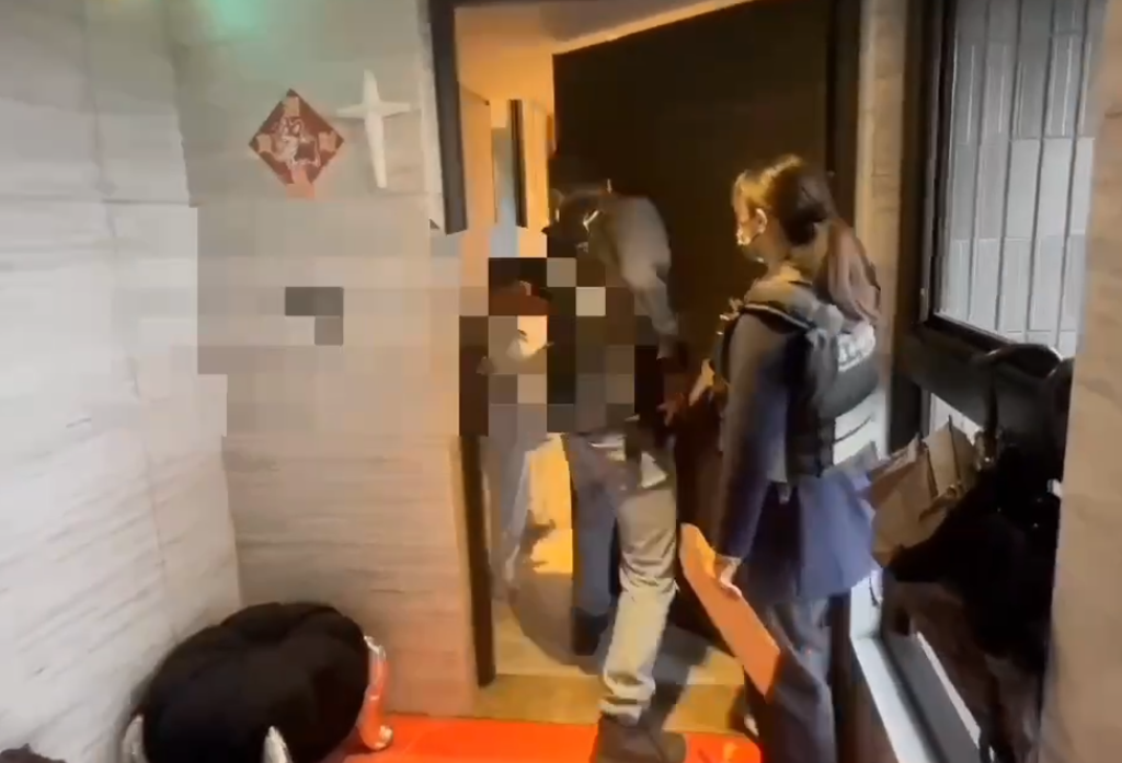 富二代豪宅雙屍！創投CEO生前「狂買7種毒品」 女藥頭落網畫面曝光