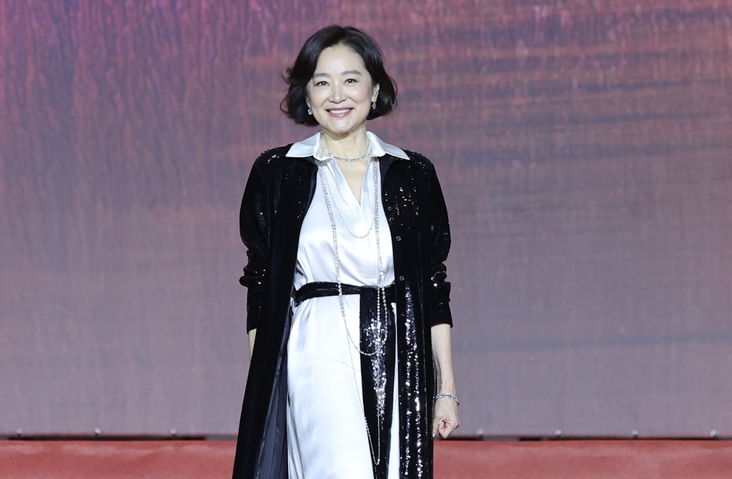 林青霞過71歲生日！驚人美貌曝光令人羨 甜喊粉絲「知音」