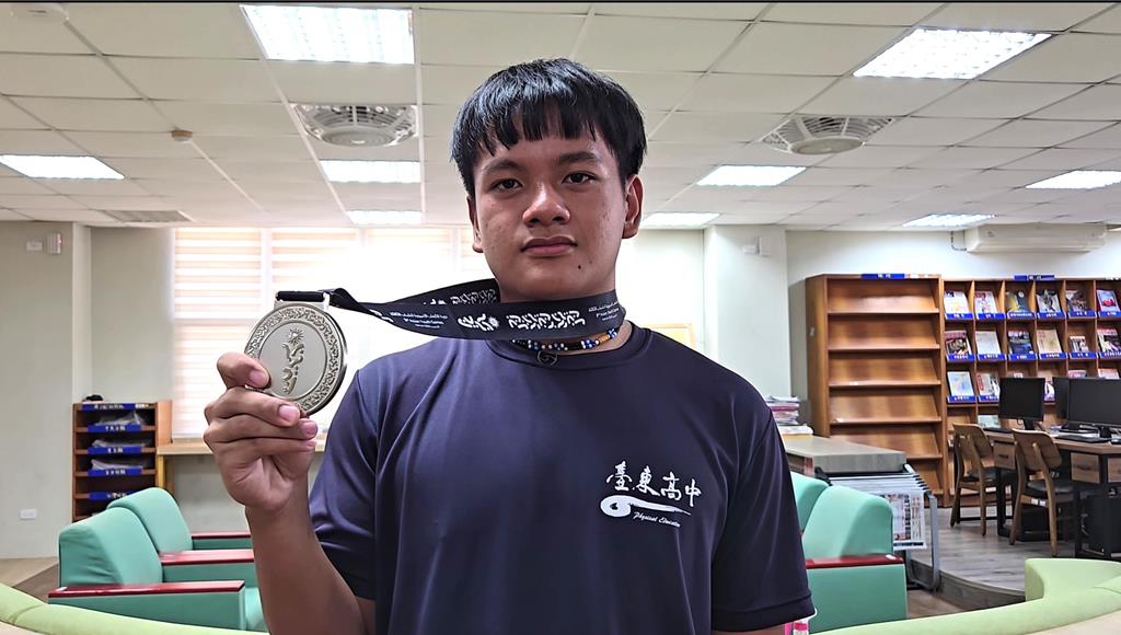 新制標槍一樣強！邱邦軒摘亞青銀 靠「家鄉味」歌曲穩軍心