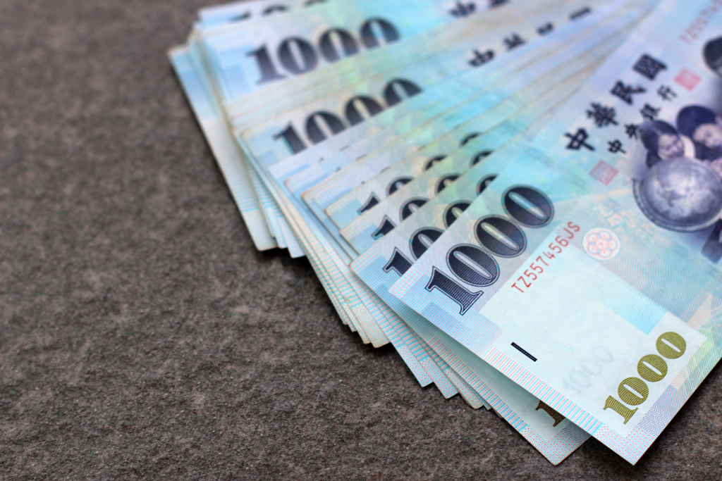 總預算沒付委不受影響 軍公教2026年終獎金入帳日曝光!