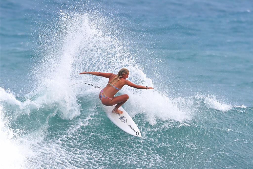 2025台灣國際衝浪賽開戰 12國選手齊聚台東金樽爭霸