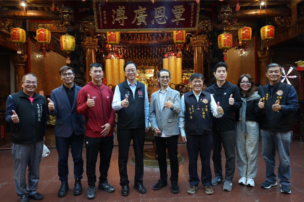 樂天桃猿奪球團史上首冠！赴仁海宮「還願」感謝媽祖庇佑