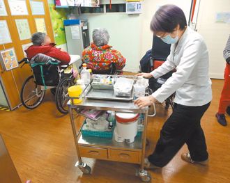 中央砍地方長照經費？衛福部澄清：補助地方實增103億