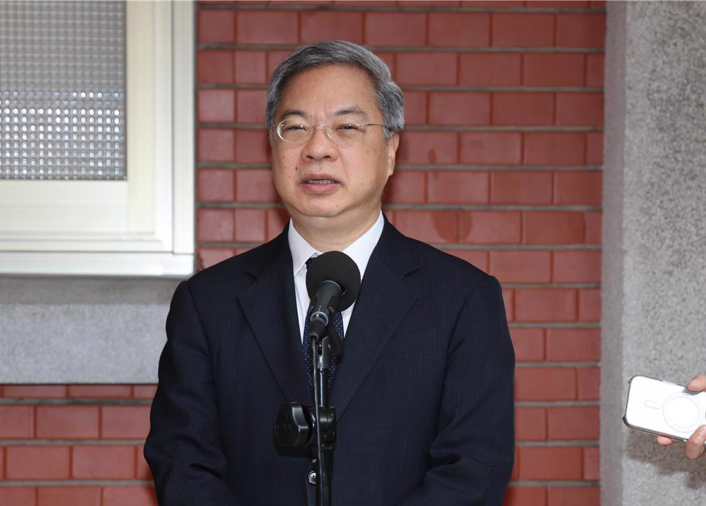 普發1萬現金今登記 經長親曝「私下打算怎麼花」