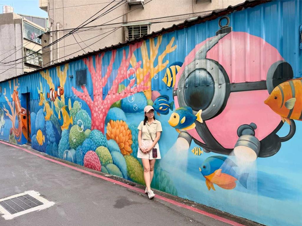 板橋、土城後巷彩繪煥然一新 彷彿走進童話奇幻世界