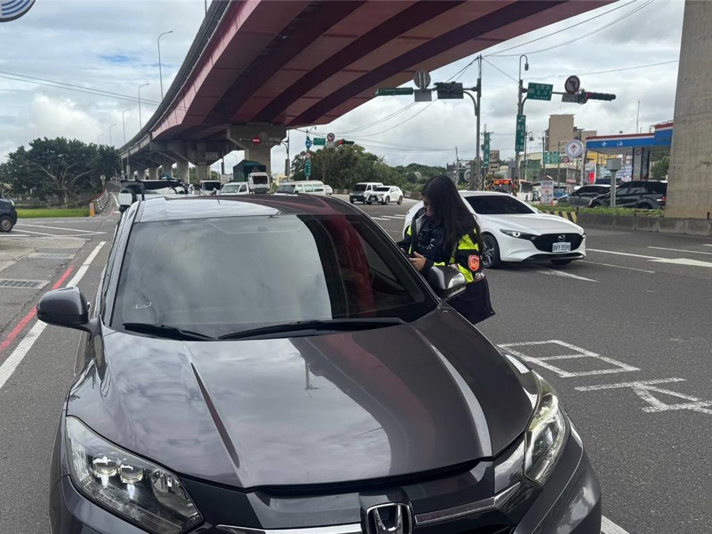強化行人安全 平鎮警11月起加強取締「車輛不禮讓、行人違規」