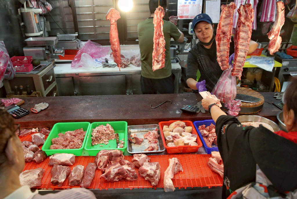 直播》有豬肉吃了 明中午解禁活豬運輸 周五恢復批發屠宰