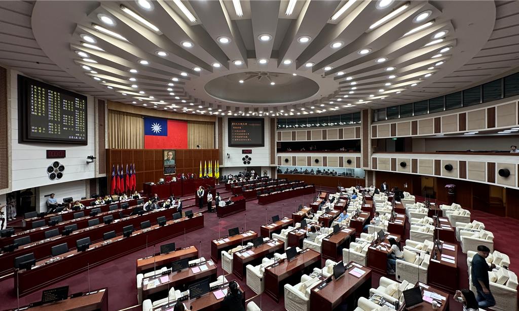 抗議北市府不普發現金  民進黨團杯葛17案市府提案