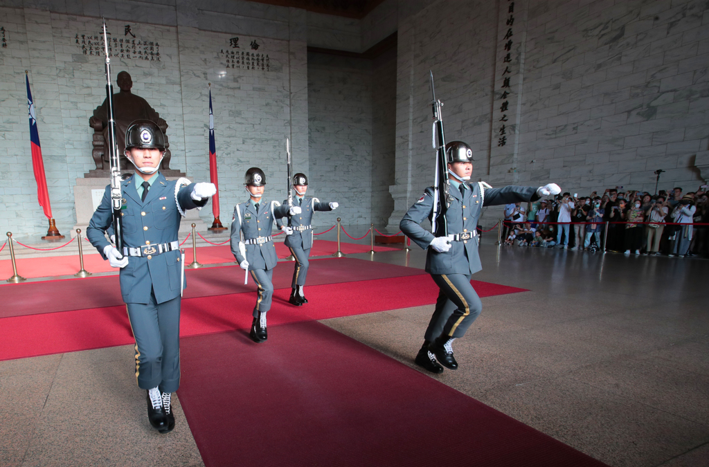 時論廣場》讓蔣介石出場還是繼續罰坐(孫家瑞)