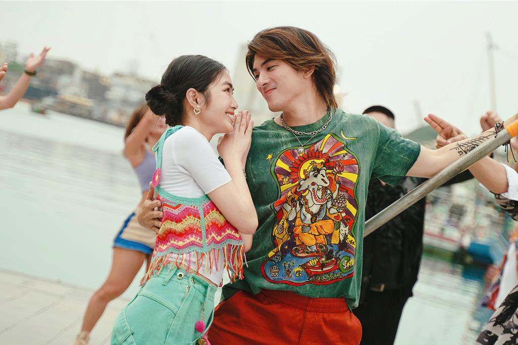 林哲熹、雷嘉汭組驅魔情侶檔狂放閃 上演吊鋼絲驚險動作戲