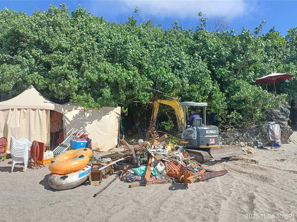 墾丁小灣沙灘亂象終結!凱撒飯店拆違建棚架 墾管處將設5篷帳