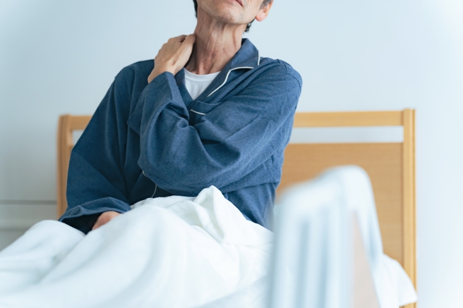 一名70歲長者接受胃癌手術後出院，竟突然身體麻痺、口齒不清，懷疑是誤信偏方所致。（示意圖：Shutterstock／達志）