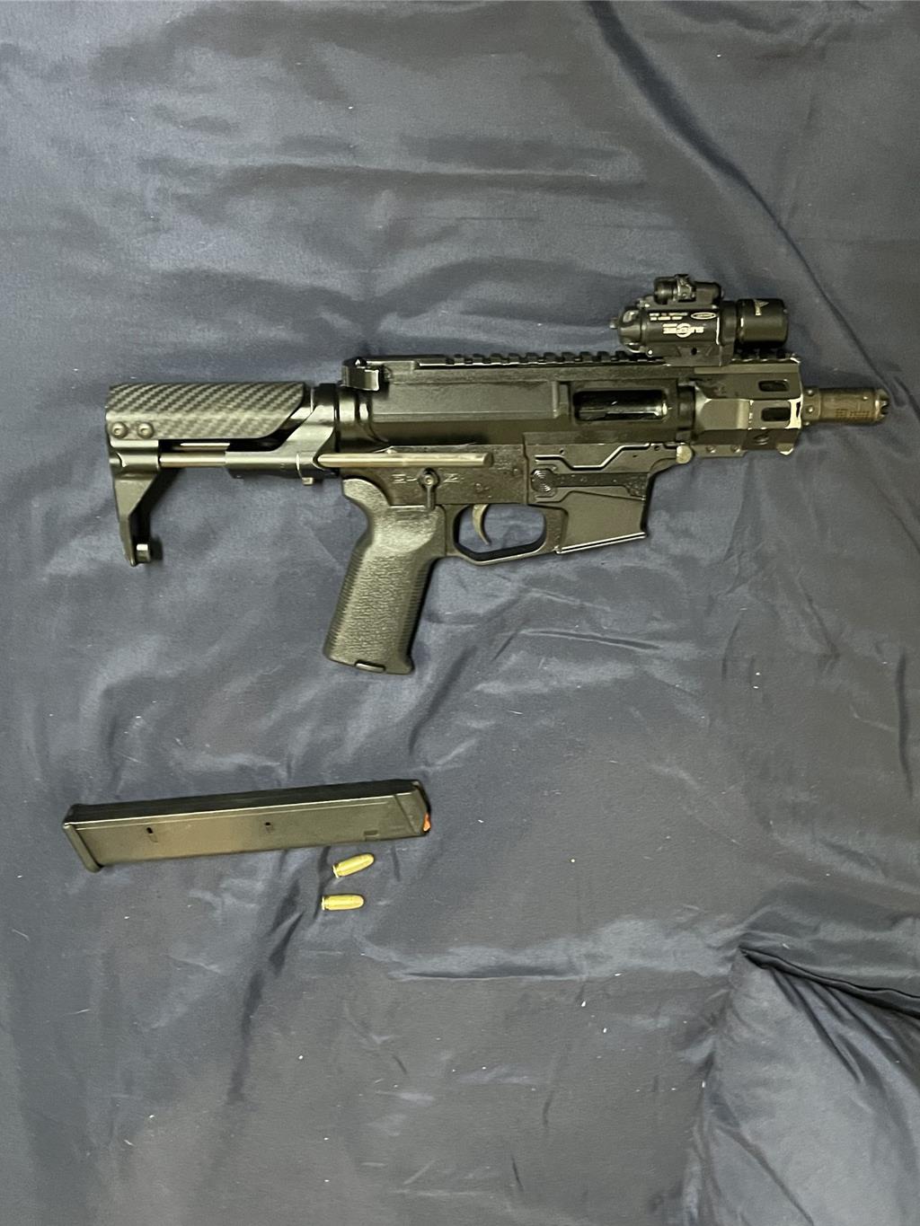 擁槍逃半年!34歲通緝犯埔里落網 北市警南下起獲衝鋒長槍