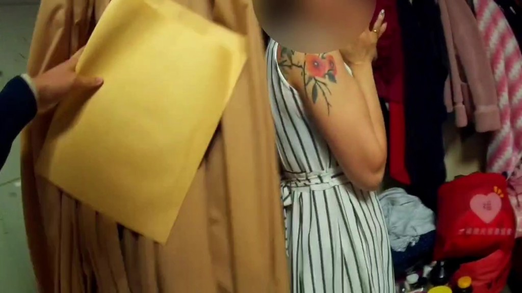 應召站藏身民宅遭警攻堅　越女躲布簾嬌喊「我在睡覺」全遭逮