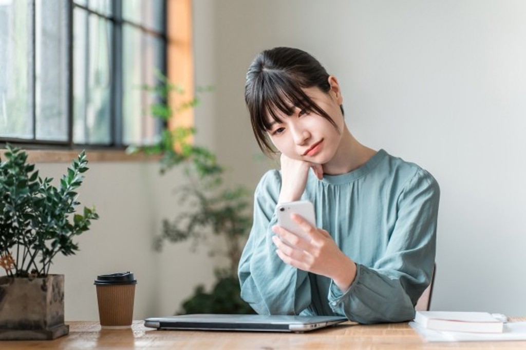 恍神不代表懶惰！研究揭示大腦「自我清潔」的神奇機制