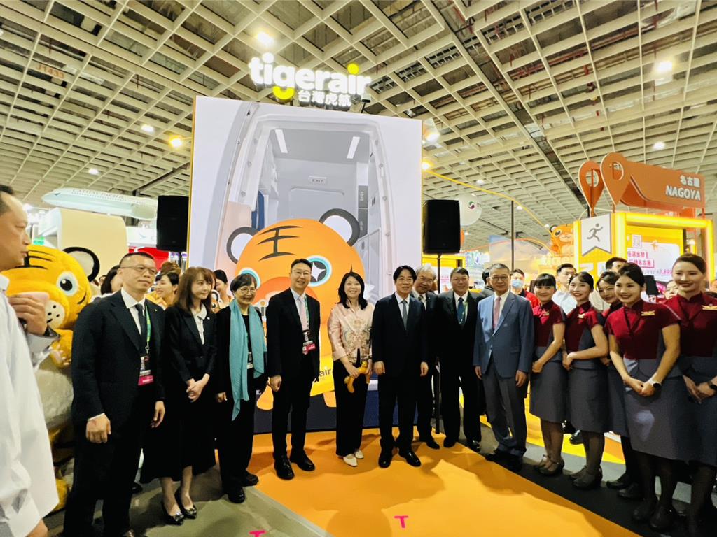 台灣虎航打造3D動態感應電視牆 賴總統也來玩