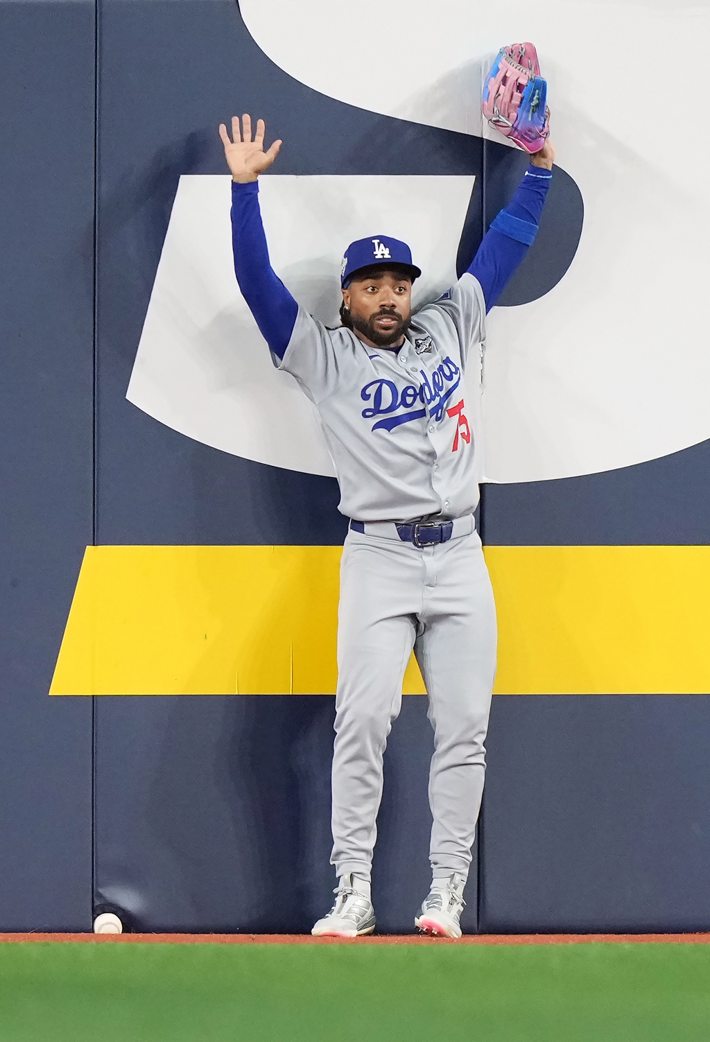 MLB》世界大賽G6上演「神判斷」!道奇外野手轉戰巨人