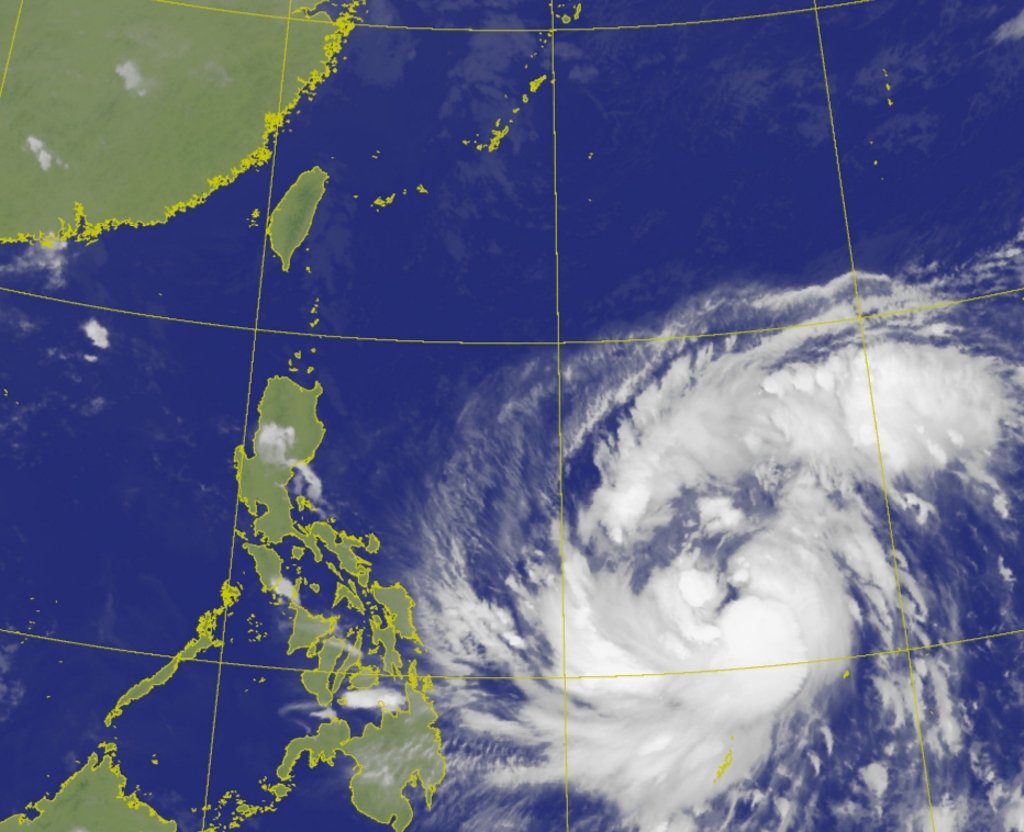 鳳凰路徑再西修 氣象署最新預估出爐「會登陸台灣」 將走最可怕路線