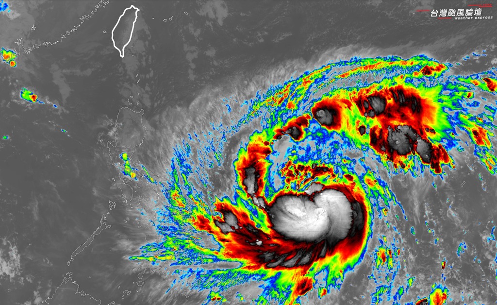 鳳凰轉中颱「身體胖一倍」 估12日深夜登陸台灣 3縣市首當其衝