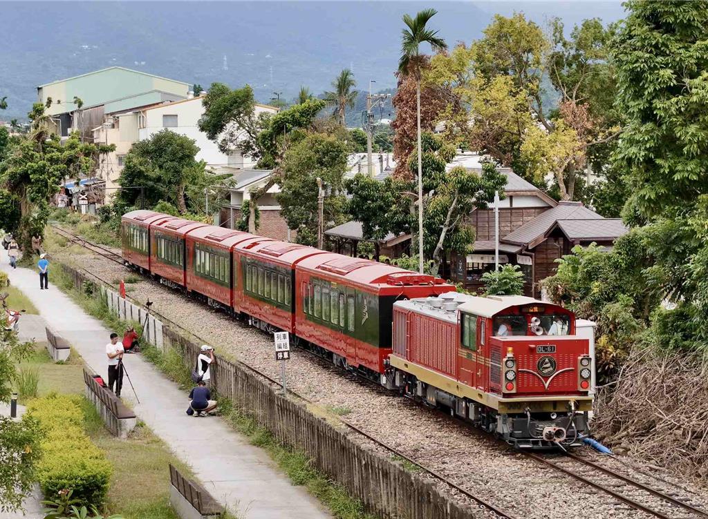 斥資11億 國造林鐵「森里號」獲英國2刊物專文報導
