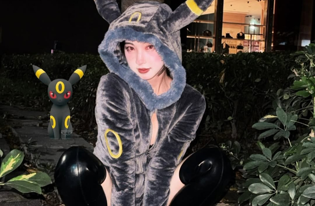 啦啦隊女神扮演寶可夢裡面的月亮伊布。(圖/IG@evollove_c)