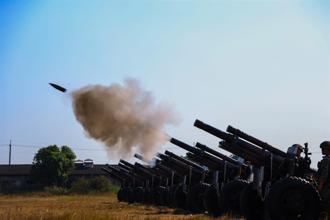關指部砲兵營砲1連105榴砲原級校正射擊 嫻熟操作奠戰力