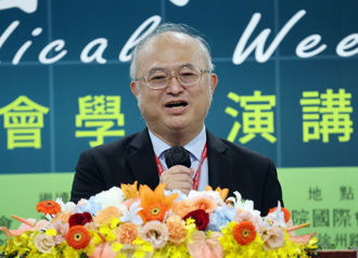 當總統面喊話 吳明賢祝石崇良健保改革成功