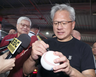 影》黃仁勳現身台積電運動會！ 大家長張忠謀突缺席