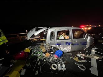 國道3號龍井段清晨連環車禍 小貨車追撞故障車釀2傷