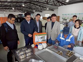 苗栗县长率团赴上海交流 深化大闸蟹养殖合作