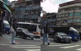 瞥見行人路口「停下又走」！ 駕駛急停禮讓反遭追撞