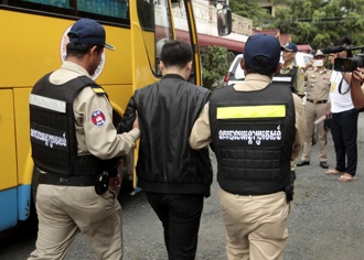 柬埔寨扫荡诈骗园区 658人落网「32台人被抓」