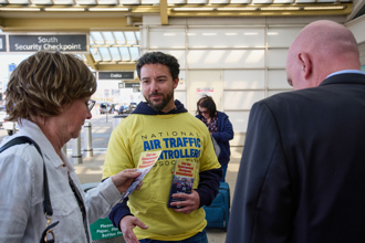 美再取消1330航班 政府停擺航管人力緊 減班恐增至20％　