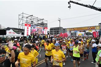 彰化田中马开跑 1.7万选手参赛 任贤齐、姚元浩返乡力挺