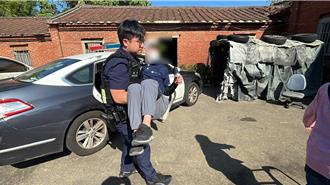 桃園老翁負氣離家跌倒難動彈　暖警溫柔護送返家