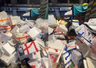 太離譜！基隆女騎士停車格遭魚市垃圾淹埋　報警也沒用