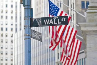 美股蓄勢待發 靜待政府開門