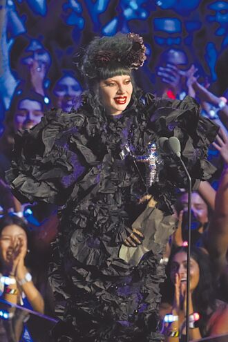 葛萊美入圍揭曉 ROSE女神卡卡搶年度歌曲