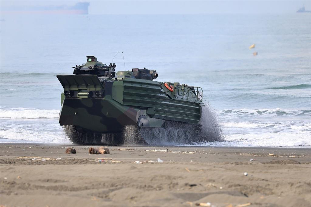 陸戰隊兩棲突擊搶灘 強化臨戰應變
