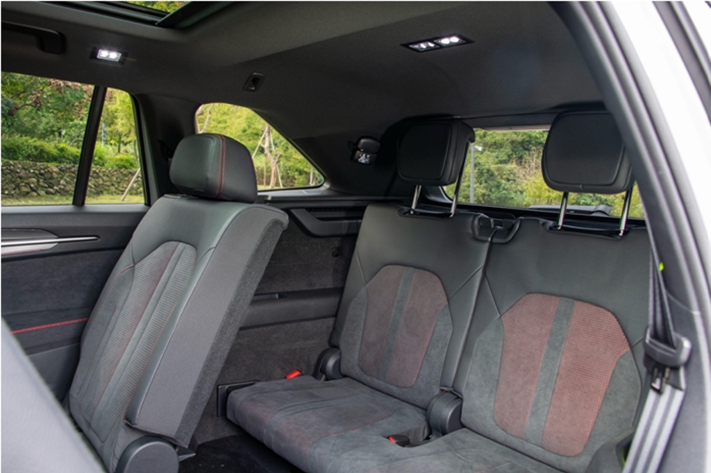 第三排座椅為50:50雙座，並可前傾摺疊。（陳大任攝）