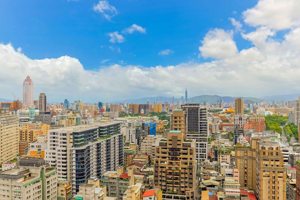 永慶統計台北市12行政區不同屋齡的住宅單價，其中預售屋幾乎全數破百萬，屋齡30年以上仍有5字頭。(房市示意圖) (圖/永慶房產集團提供)