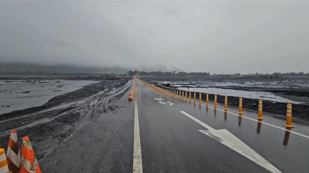 馬太鞍溪臨時涵管便道水位上漲 下午4時30分預警封閉