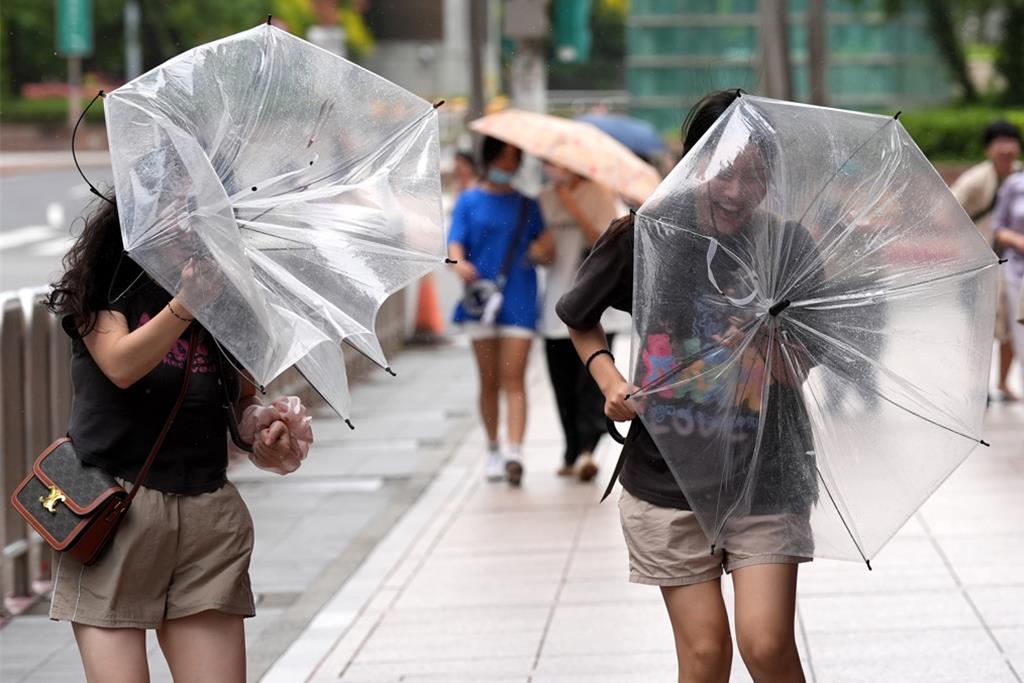駕駛請注意!鳳凰進逼 北市水門隨時可能只出不進