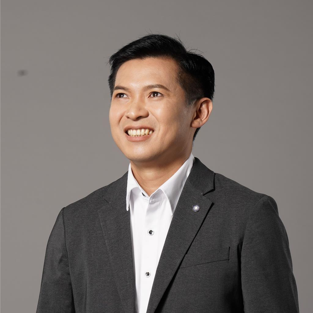 何志勇宣布參選新竹市長 拋藍白合示範區構想