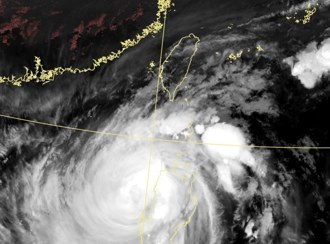 鳳凰不排除北台灣登陸！共伴先襲北、東 環流再掃中南部