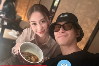 何超蓮、竇驍傳婚變罕同框　現身澳洲被目擊洩真實互動