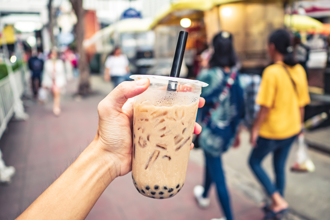 手搖飲店員身上有2特徵別買 內行人：衛生堪慮