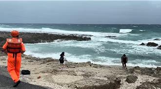海警將發！鳳凰颱風逼近 海巡署籲遠離海邊保安全